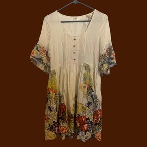 Umgee USA Size M Cream Floral Half Sleeve Dress